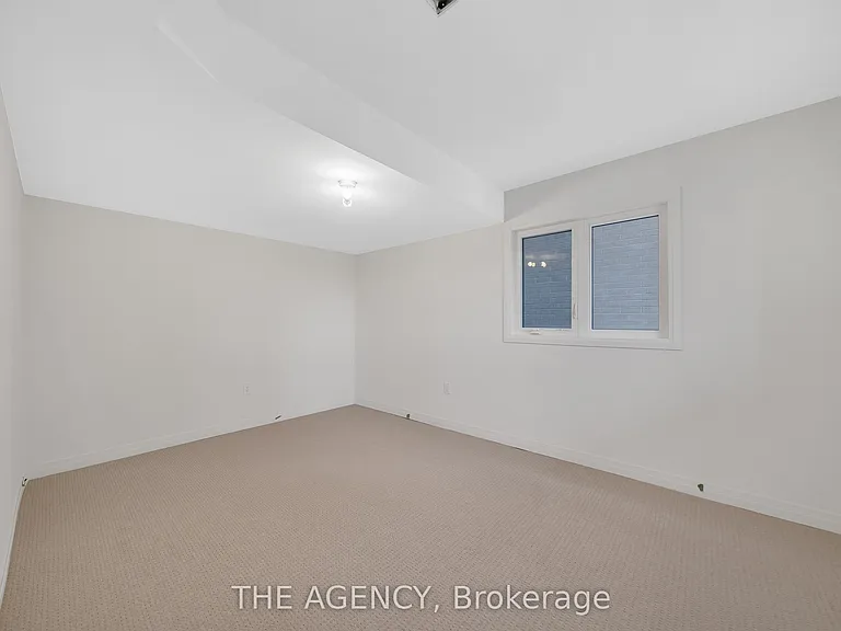 275 Port Darlington Rd — Photo 34