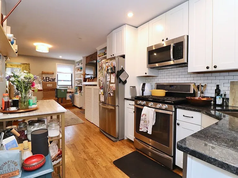 553 Jersey Ave #4R — Photo 12