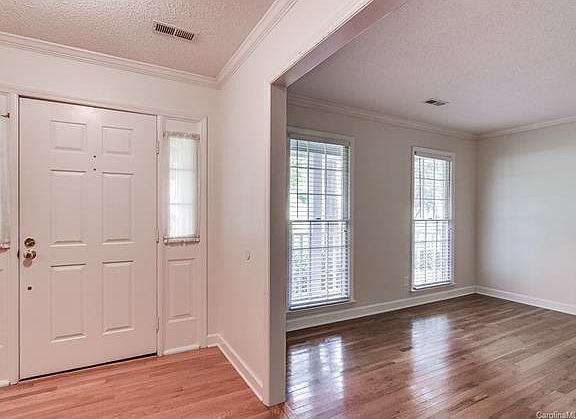 3rd image of 3918 Yorkford Dr