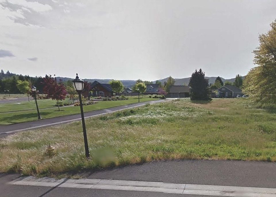 1st image of 885 Bybee Dr