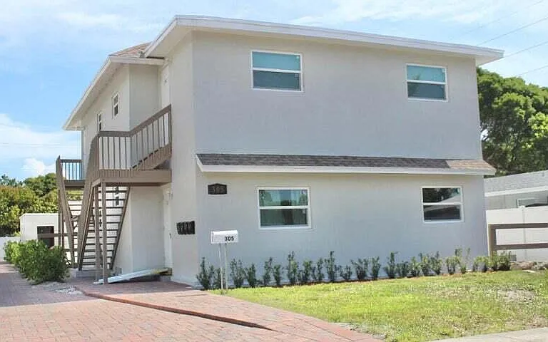 305 Cypress Dr #1 — Photo 1