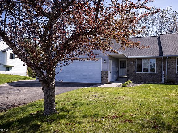 3rd image of 407 Dakota Ct N