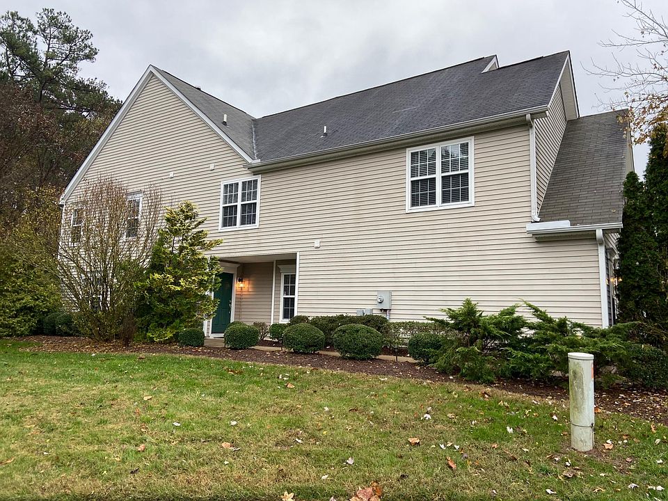 Quiet end unit on a cul-de sac next to walking trails.