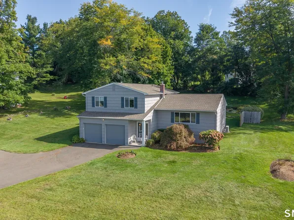 3 Mayflower Drive, Brookfield, CT 06804