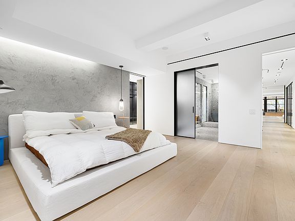 5th image of 71 Murray St APT 2