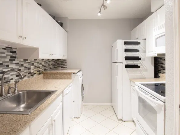 5711 Sugar Hill Dr APT 52, Houston, TX 77057
