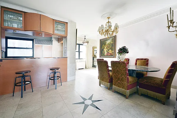 Sold by A & I Broadway | media 34