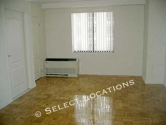 Rented by Select Locations Inc. | media 4