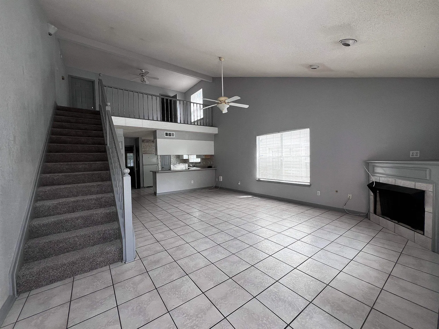 2 bed, 1280 sqft, $1,320 — Photo 3