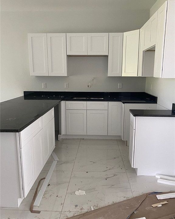 2nd image of 4862-4864 Golfview Blvd