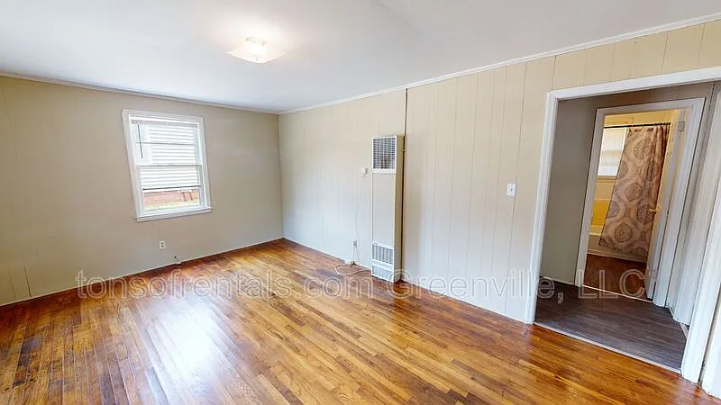 2 bed, 1.0 bath, $895 — Photo 3