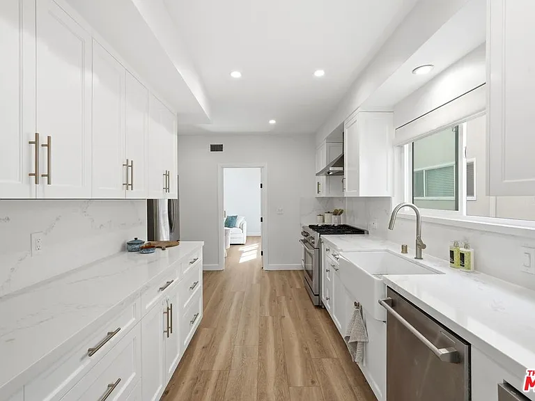 324 S Elm Dr #101 — Photo 10