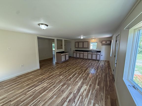 3rd image of 447 S Shore Drive