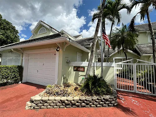 4745 NW 98th Pl Photo 1