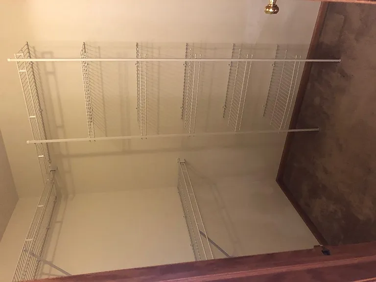 Ashworth Dr. Apartments — Photo 13
