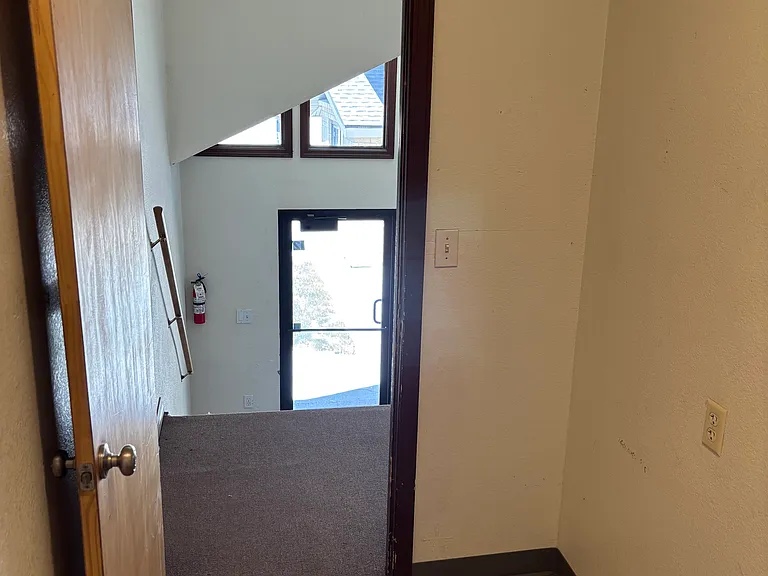 660 Jessup St — Photo 13