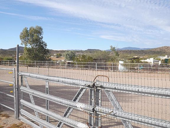 3rd image of 2914 W Twin Peaks Ln