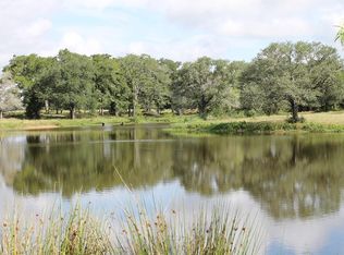 229 Circle Rd, Smithville, TX 78957