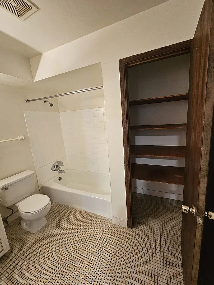 Willow Terrace — Photo 2
