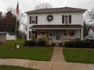 415 Pleasant St, Ionia, MI 48846