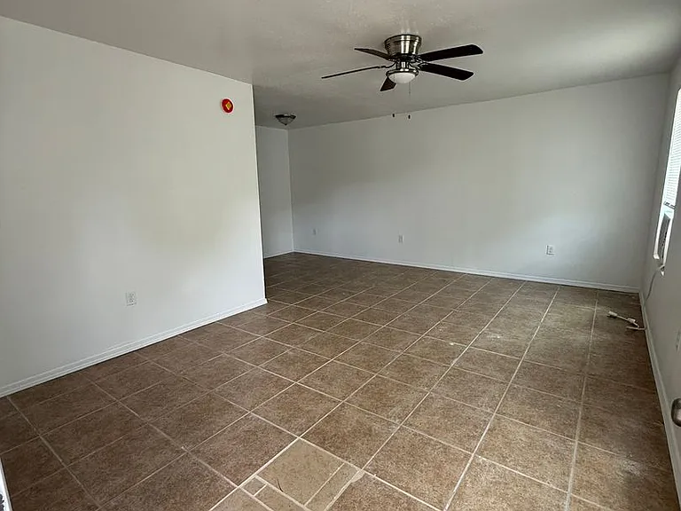 1043 Monet Dr — Photo 12