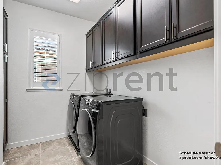 350 E Huntley Ave — Photo 35