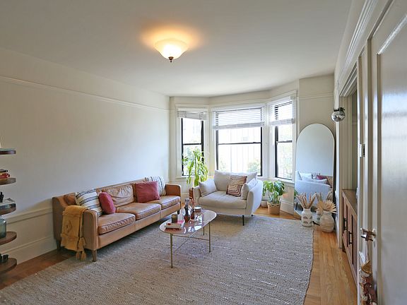 2nd image of 3910 Sacramento St APT 3