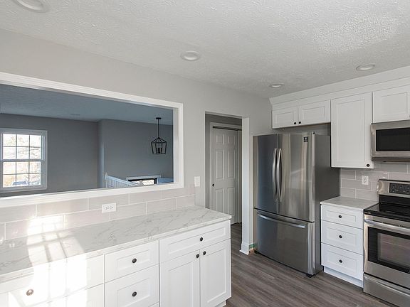 2nd image of 316 E Tiverton Way