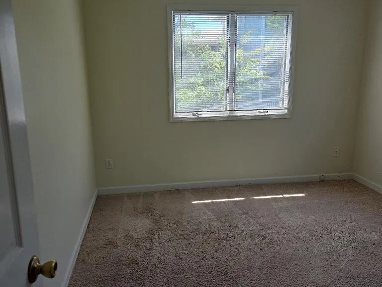 2 Crane St #A — Photo 9