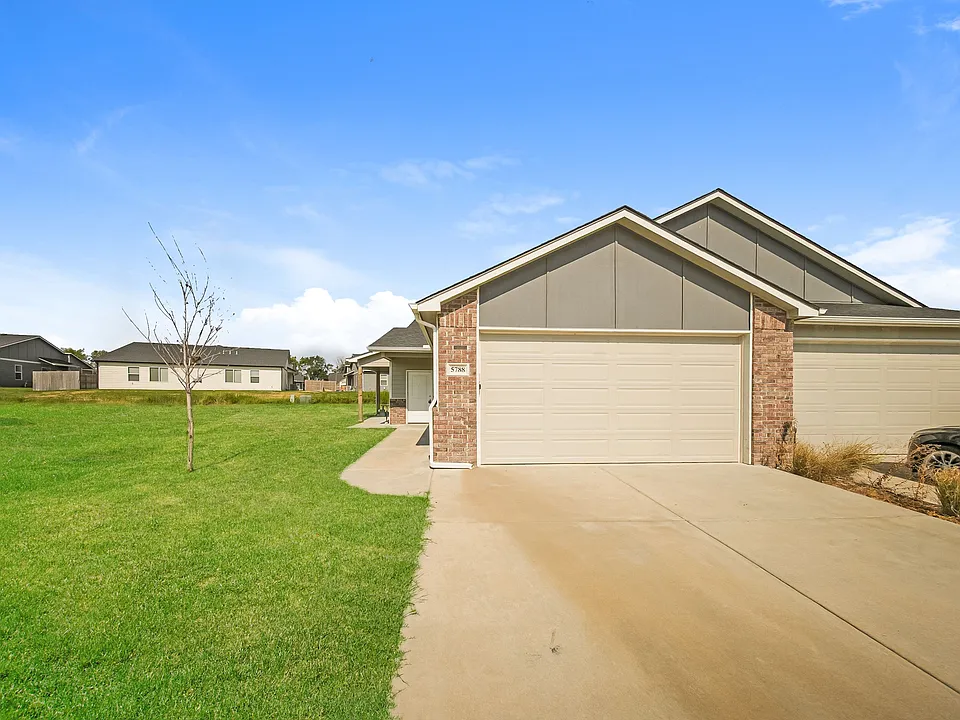 5788 E Bristol Cir #5788-BEL
