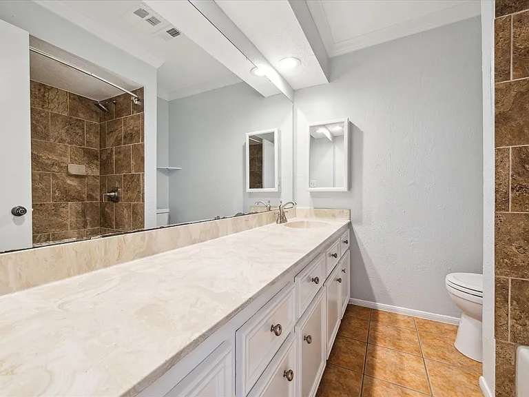 2511 Commonwealth St — Photo 23