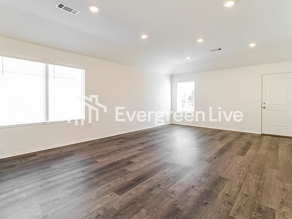 3rd image of 16 Sourdough Creek Ln