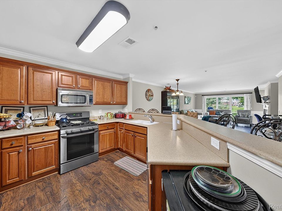 531 Brookfield Dr, photo 9