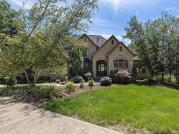 2nd image of 170 Pinehurst Dr