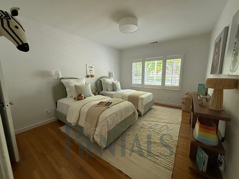 1120 Masonic Ave — Photo 5