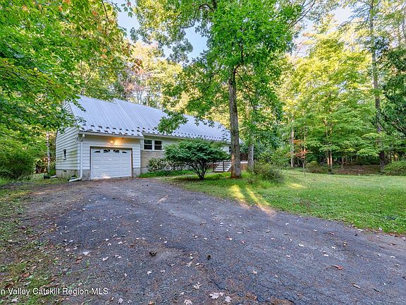 3rd image of 120 Sherman Road