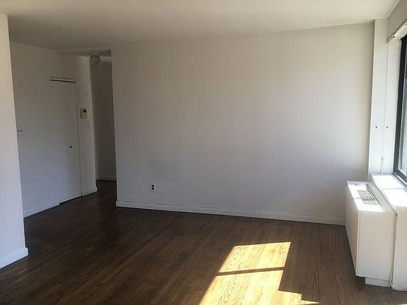 5th image of 359 E 68th St APT 10A
