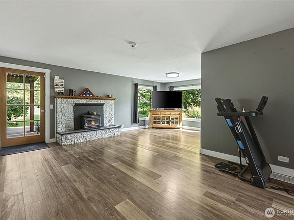 5th image of 1005 Delphi Road SW