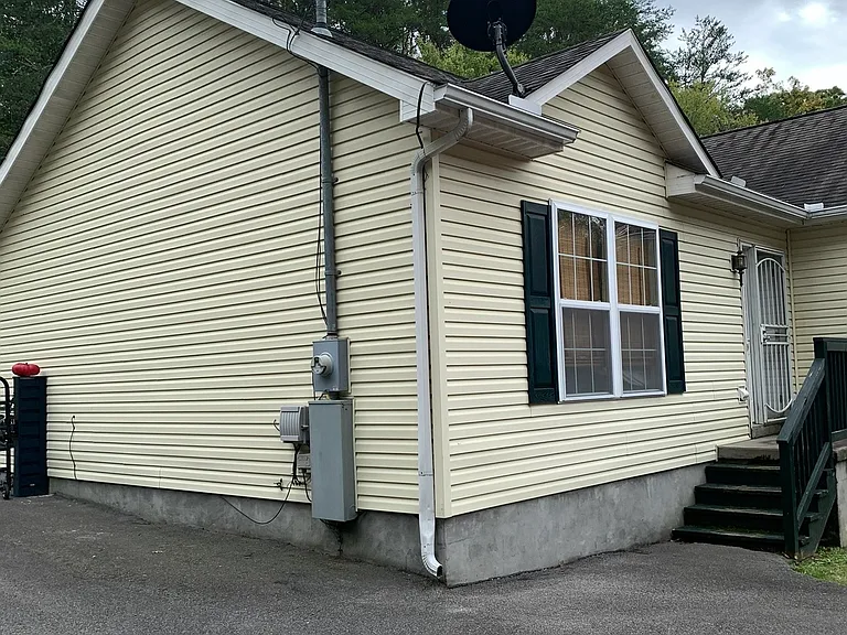 1013 Oakville Ln — Photo 7