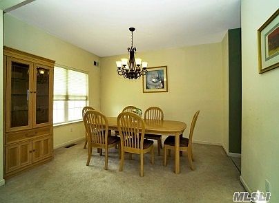 3rd image of 2 Wisteria Ct
