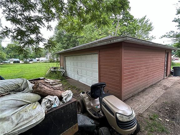 4th image of 42048 Wilbur St