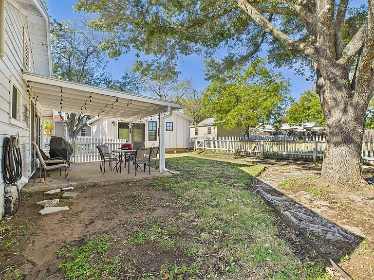206 N Edison St — Photo 38