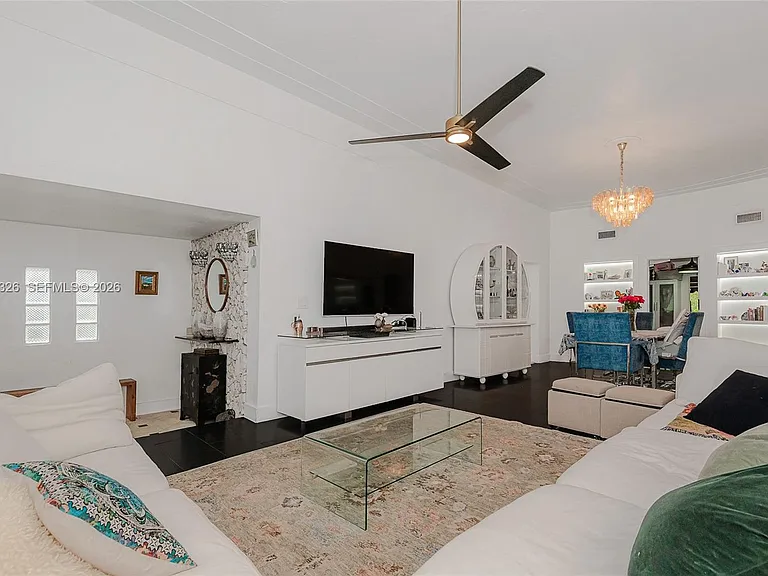 9048 Carlyle Ave — Photo 8