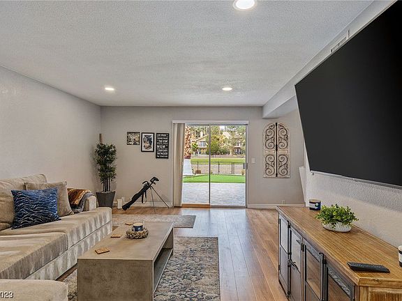 5th image of 2947 Pinehurst Dr
