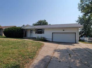 3709 Suburban Dr, Bellevue, NE 68147
