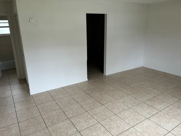 2730 Seneca Ave #2730, Fort Pierce, FL 34946
