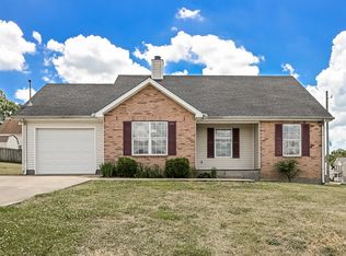 1225 Akins Ridge Dr, La Vergne, TN 37086