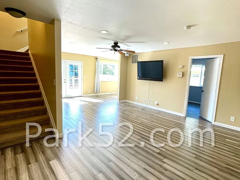 808 S Oxford St — Photo 9