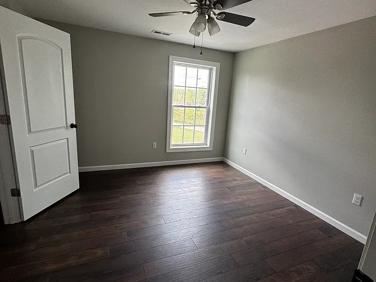 97 Regina Dr — Photo 6