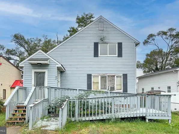 32 Wagners Ln, Baltimore, MD 21221